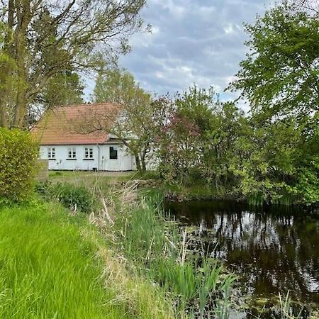 Vila Aeblehuset- Landhus Med Fred&Ro Lige Ved Gadekaeret Errindlev Exteriér fotografie